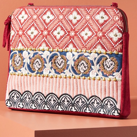 Anthropologie Handbags - NWT Anthropologie beaded clutch or purse.